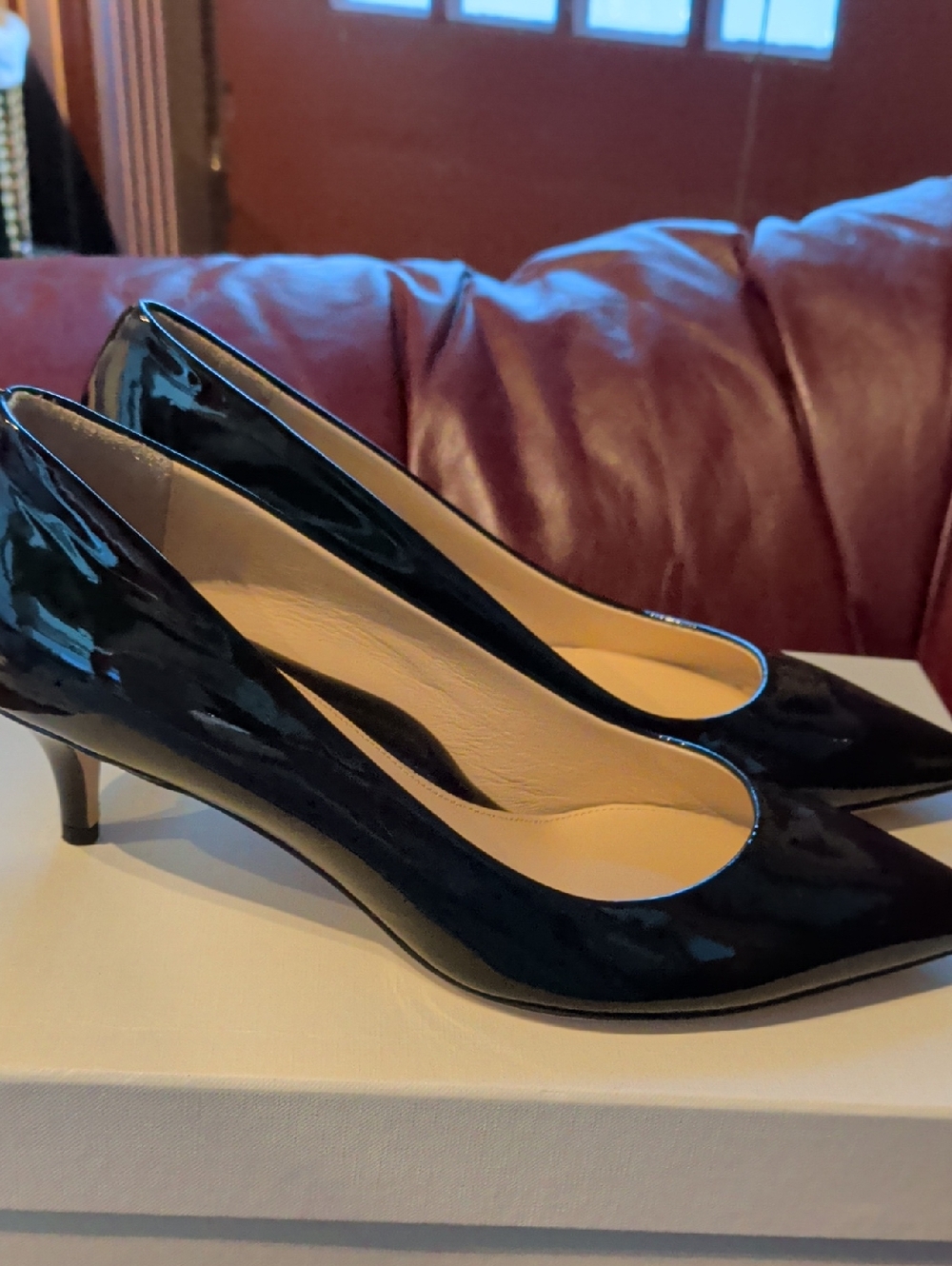 Nib Classic Black Patent Women's Kitten Heel Pumps